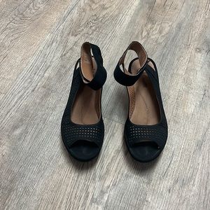 Women’s ankle sandals